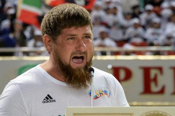 Кадыров поспорил с Песковым по поводу критики в адрес Макрона