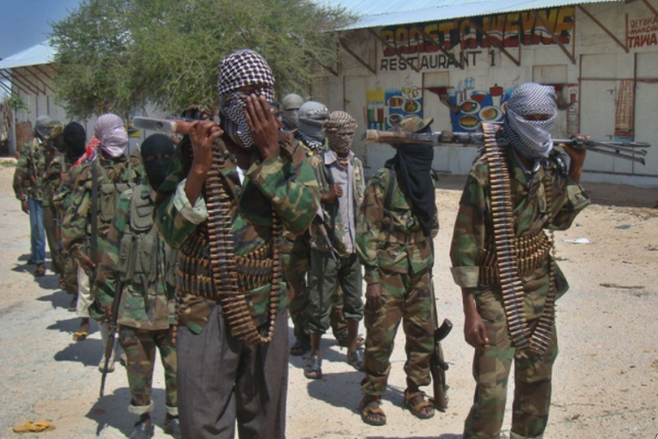 В столице Сомали террорист-смертник подорвал себя в кафе: 6 человек погибли