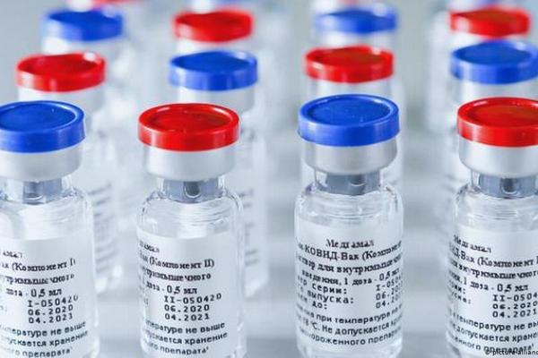 Турция отказалась от российской вакцины против коронавируса