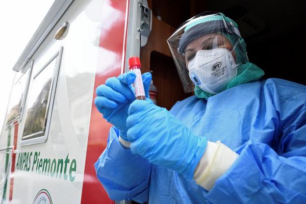 В Украине за сутки выявили 12 047 новых случаев коронавируса