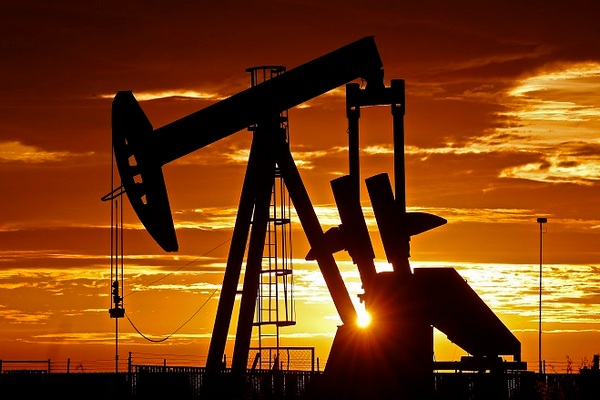 Аналитик: цены на нефть рухнут до 30 долларов за баррель