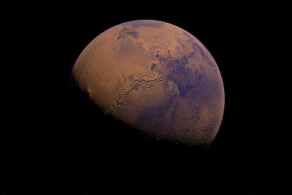 Исследователи собирают информацию о Марсе