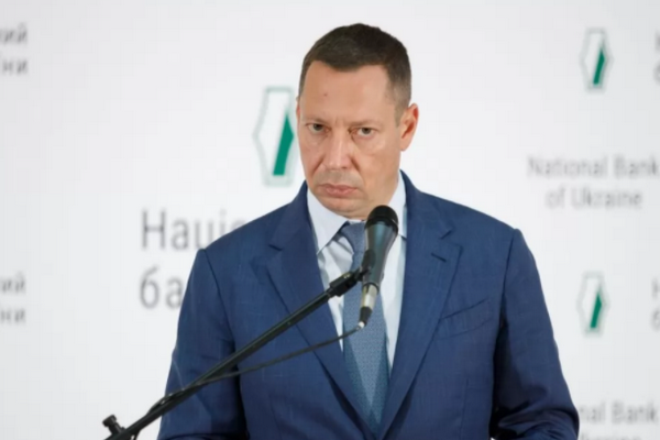 Глава НБУ в декабре получил 0,5 млн гривен зарплаты