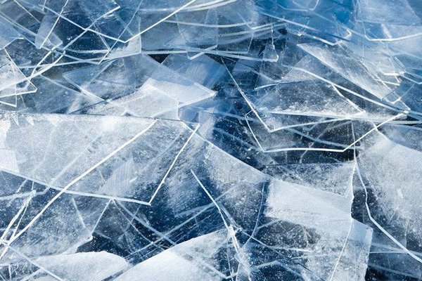 В Черкасской области под лед провалились двое мужчин и 11-летний ребенок: поиски продолжаются