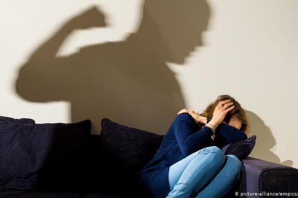В России число жертв домашнего насилия в 20 раз больше, чем по данным МВД, выяснили правозащитники