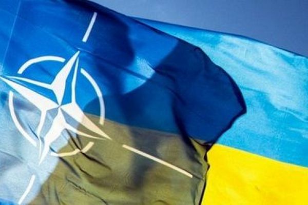 В Украине утвердили программу Украина-НАТО на 2021 год.