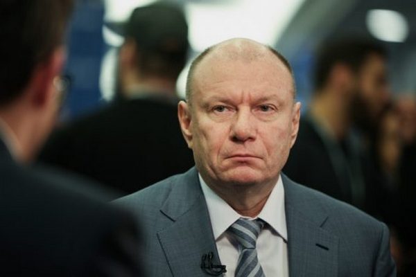 Россиянин, возглавляющий список Forbes, из-за ЧП на своих предприятиях резко обеднел