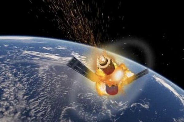 Метеорологический спутник США взорвался в космосе