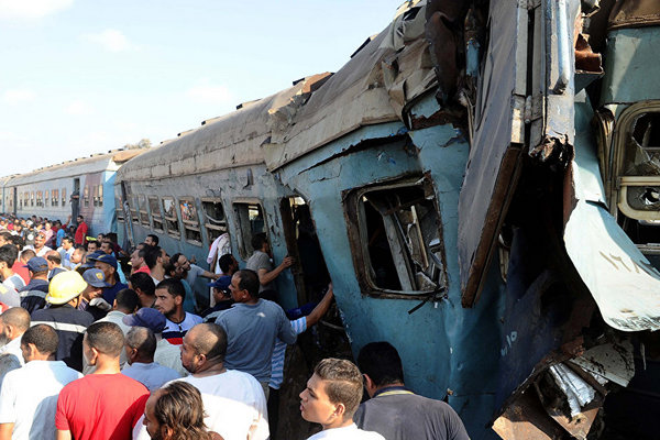 В Египте столкнулись поезда: погибли более 30 человек (фото, видео)