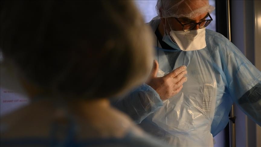 Франция сообщает о более 37000 новых случаях коронавируса