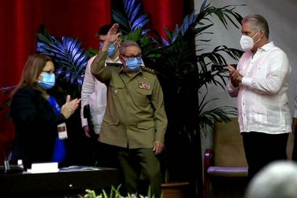 Рауль Кастро уходит с поста главы Компартии Кубы