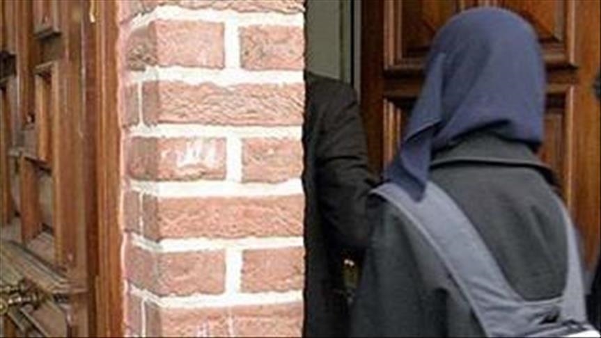 Канадский суд постановил, что запрет на ношение хиджаба для государственных служащих является законным