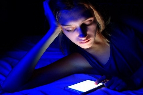 Учёные доказали — фильтры синего света не влияют на режим сна