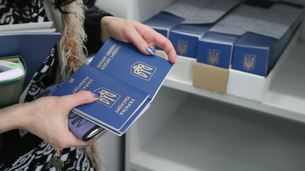 Ажиотаж вокруг биометрических паспортов: в Одессе – дефицит сотрудников и бланков
