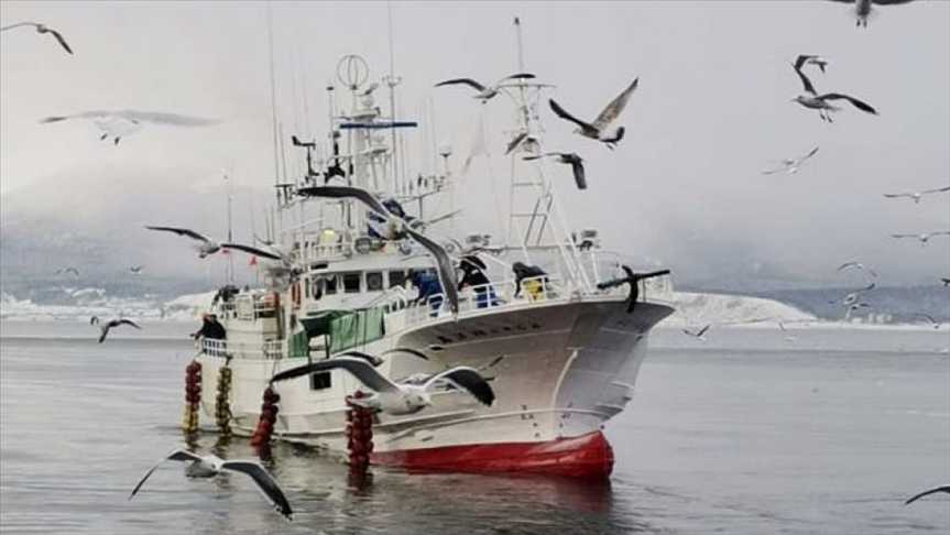 Япония призывает освободить рыболовецкую лодку, экипаж которой задержан Россией