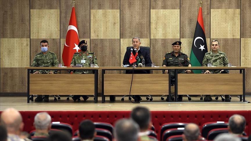 Министр обороны Турции подтвердил поддержку Ливии во время визита