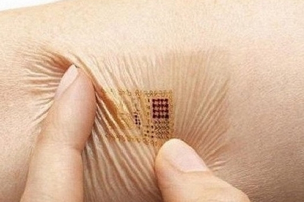 Созданы накожные чипы, легко смываемые с кожи водой