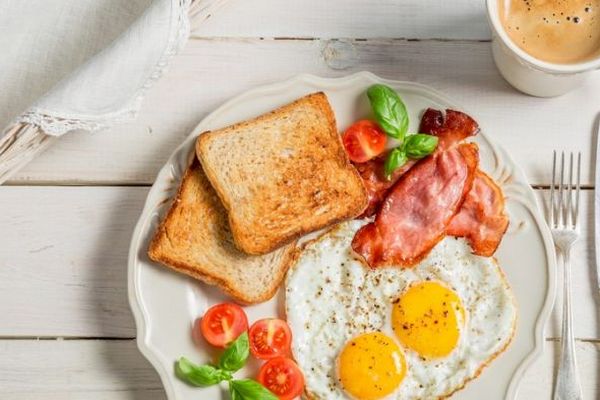 Медики рассказали, почему нельзя пропускать завтрак
