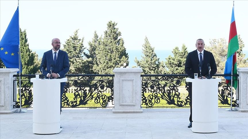 Президент Азербайджана и глава Европейского совета провели рабочий обед