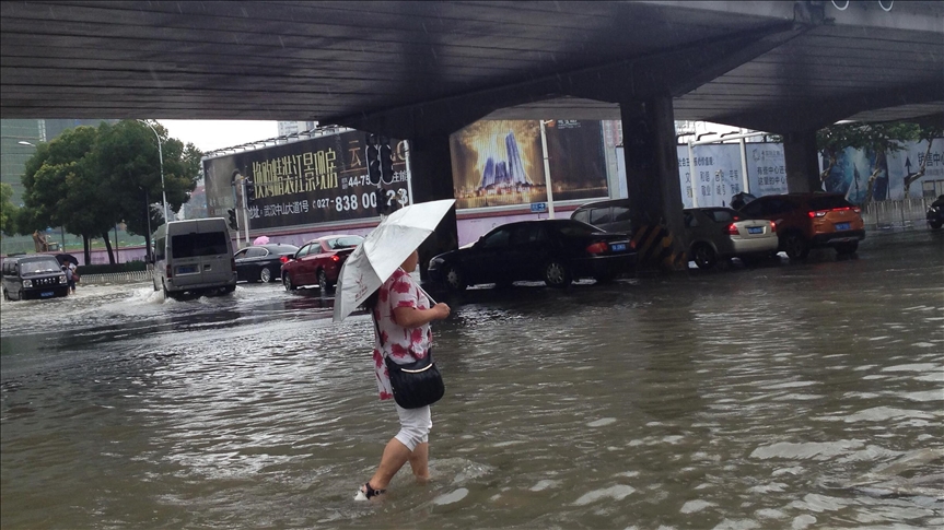 В результате сильных наводнений в Китае погибло 99 человек
