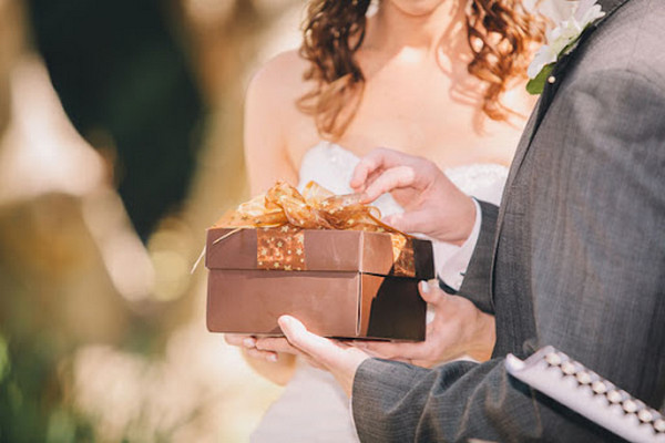 Что подарить лучшим друзьям на их свадьбу?