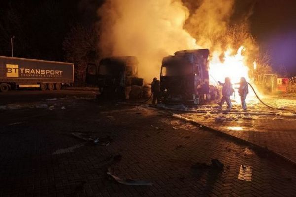 Пожар на АЗС под Харьковом продолжается уже третий день
