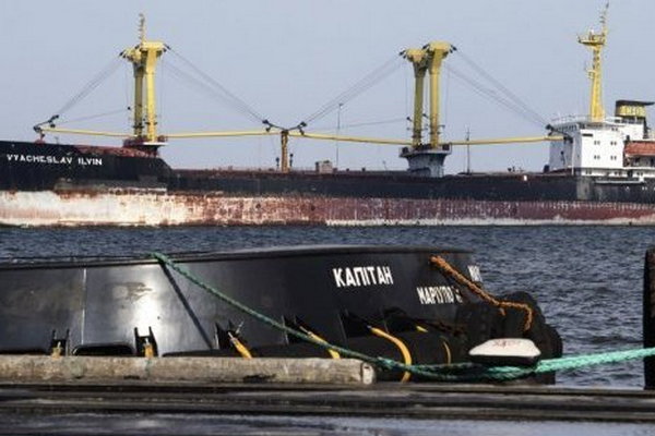 В Мариупольском порту отложили отстранение от работы невакцинированных сотрудников