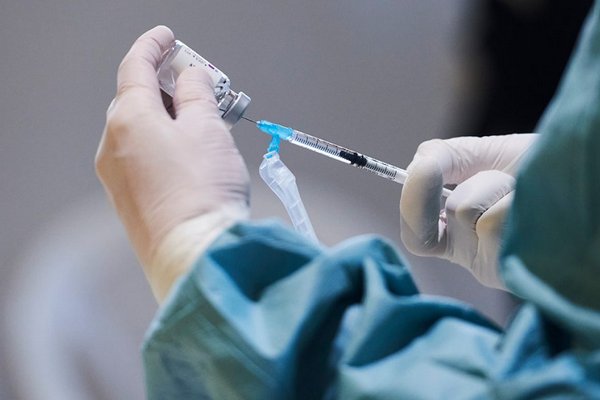 Эксперт: Минздрав не способен расследовать смерти после вакцинации