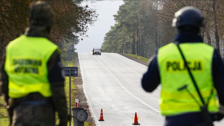 Польша задержала 100 мигрантов после того, как они пересекли границу Беларуси