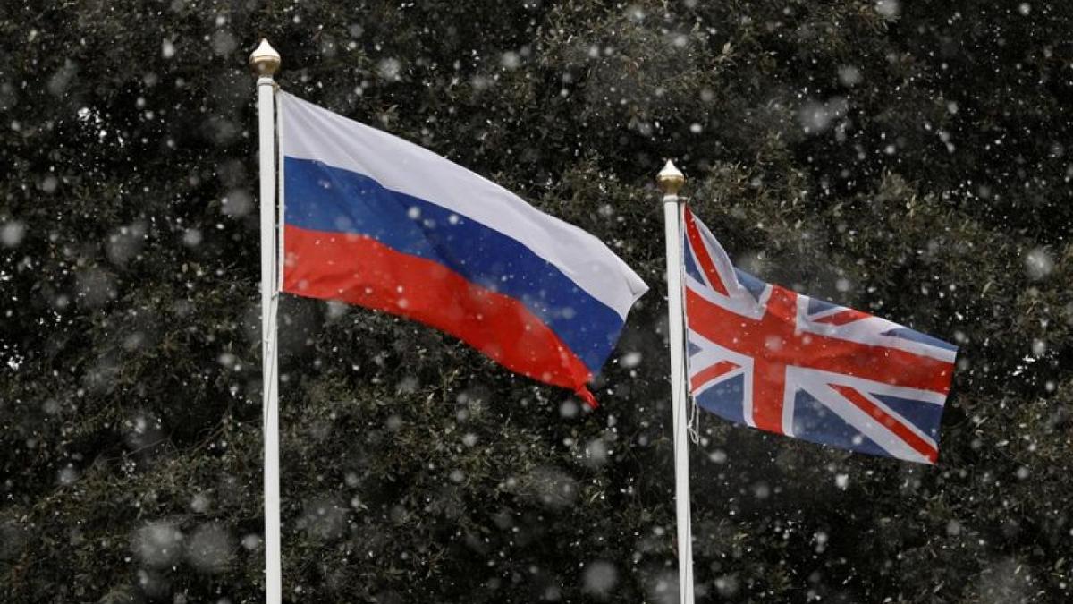 Британия будет использовать все инструменты для предотвращения российской агрессии, заявил пресс-секретарь премьера