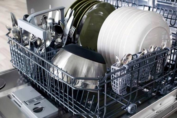 Самые распространенные поломки посудомоечных машин