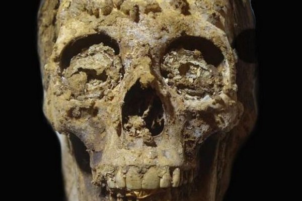 В Египте археологи обнаружили мумии с золотыми языками