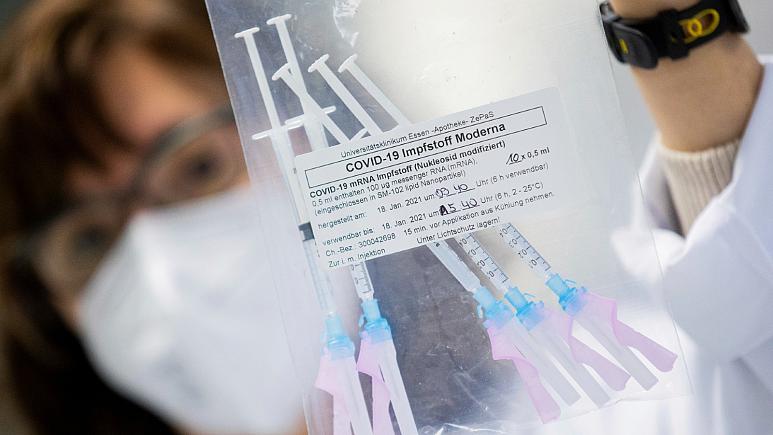 Германия вводит обязательную вакцинацию для медицинских работников