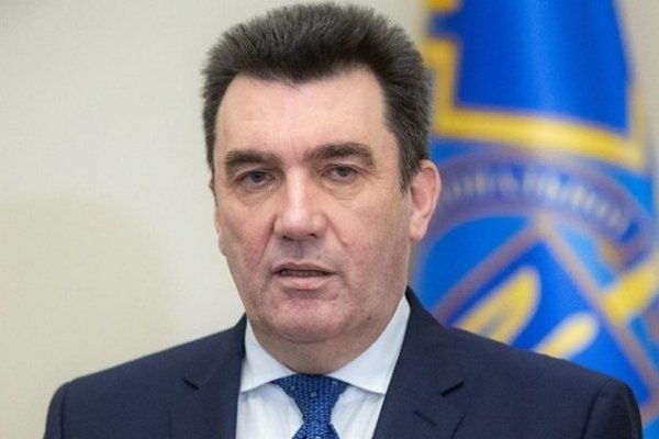 Данилов назвал условие введения военного положения в Украине