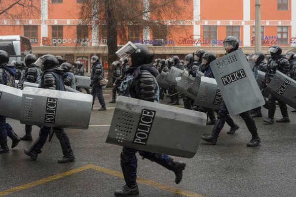 Во время протестов в Казахстане задержали более пяти тысяч человек