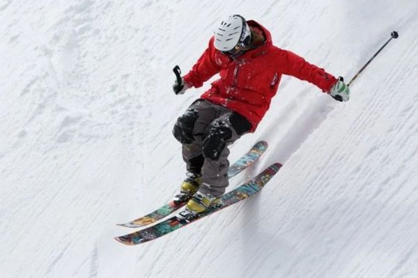 В Альпах лыжник сбил насмерть пятилетнюю девочку, которая училась кататься