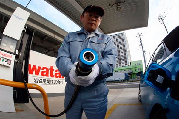 Япония будет дотировать компании по продаже топлива
