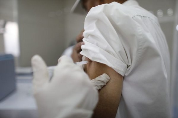 В Калифорнии разрешат подросткам вакцинироваться без согласия родителей