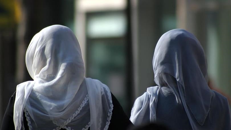 Индийский суд запрещает мусульманкам носить хиджаб