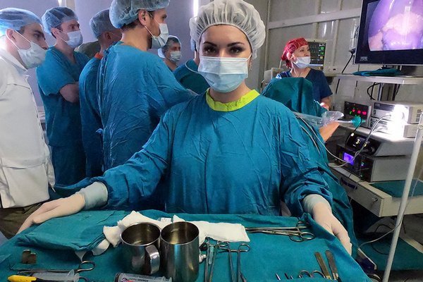15 февраля отмечается Международный день операционной медсестры