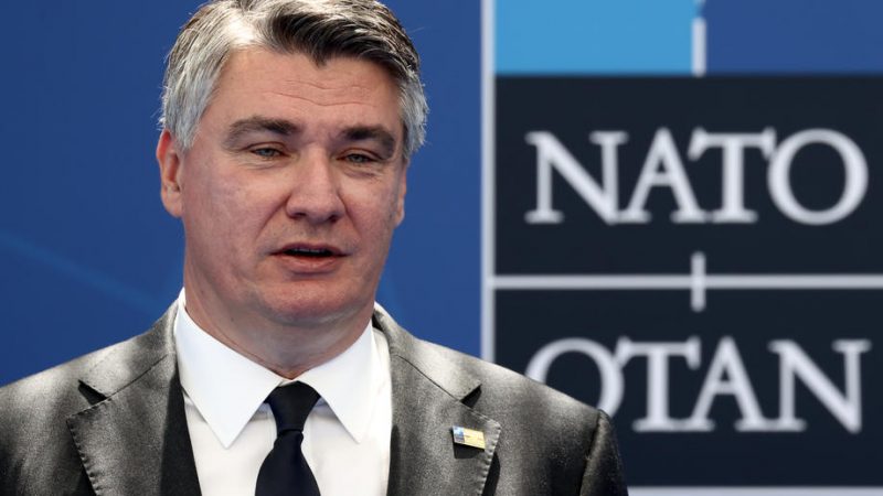 Президент Хорватии призвал Додика прекратить бойкот госучреждения