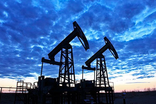 Нефть дорожает 17 марта в рамках коррекции
