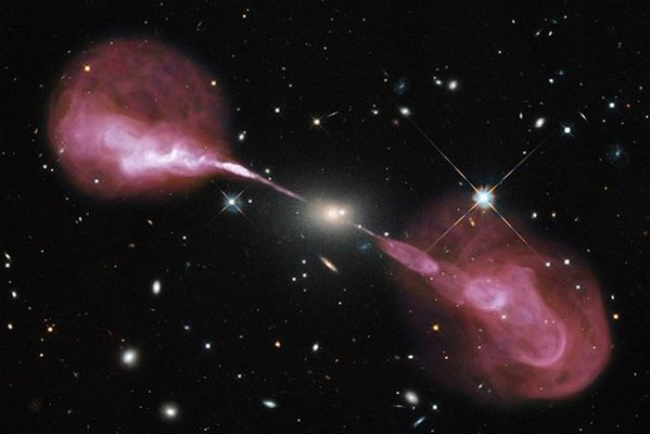 Ученые показали, как выглядит удивительная галактика Геркулес