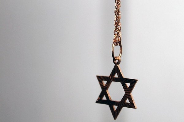 Мужчину из Питтсбурга обвинили в краже иудаики из десятков еврейских домов