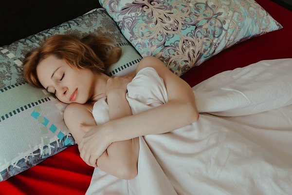 Эксперты предупредили: эти привычные вещи перед сном приводят к бессоннице