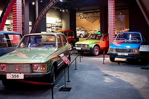 Музей транспорта Москвы начнет проводить экскурсии по хранилищу ретротехники