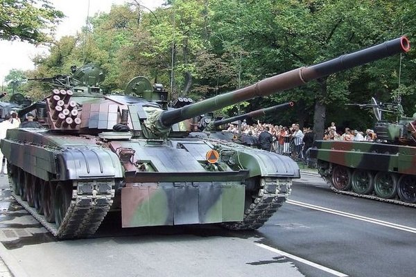 Польша передаст Украине танки