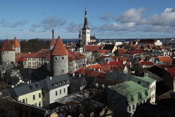 Эстония перестала выдавать россиянам студенческие визы и виды на жительство