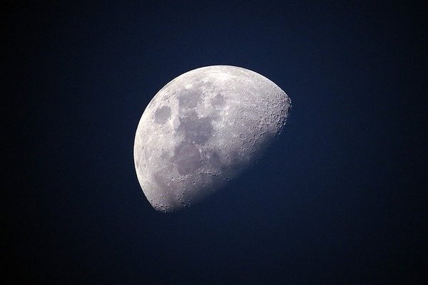 Луна могла быть частью Земли: новое убедительное доказательство