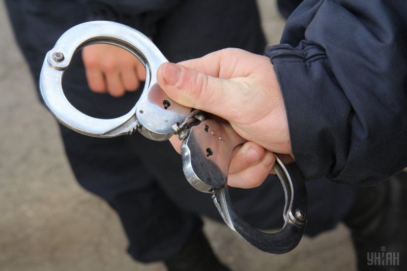 Суд арестовал директора Николаевского аэропорта
